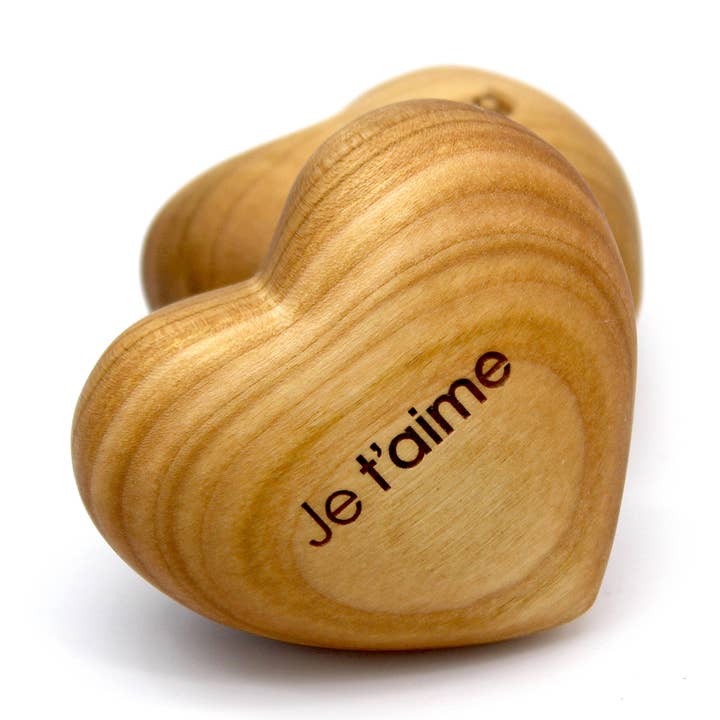 Thankgoods wooden heart Je T'aime for wholesale by Thankgoods GmbH