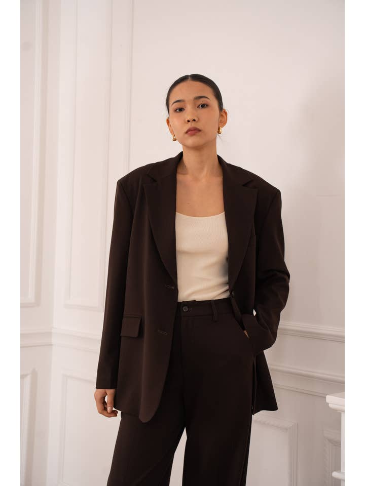 Attentif Paris – Engroshandel Blazer - Dame – Oversized dobbeltradet jakke med åbning bagpå42