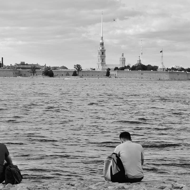 Stampa fotografica del fiume Neva a San Pietroburgo, in Russia per la vendita all'ingrosso da parte di Mo & Paul Photography