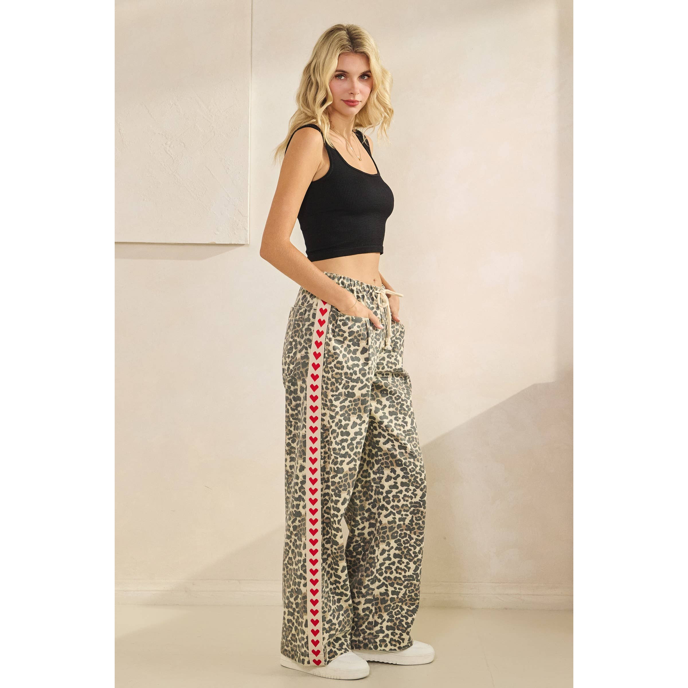 Veveret – wholesale Pants – Women's – Leopard Printed Striped Wide Legged Pants24