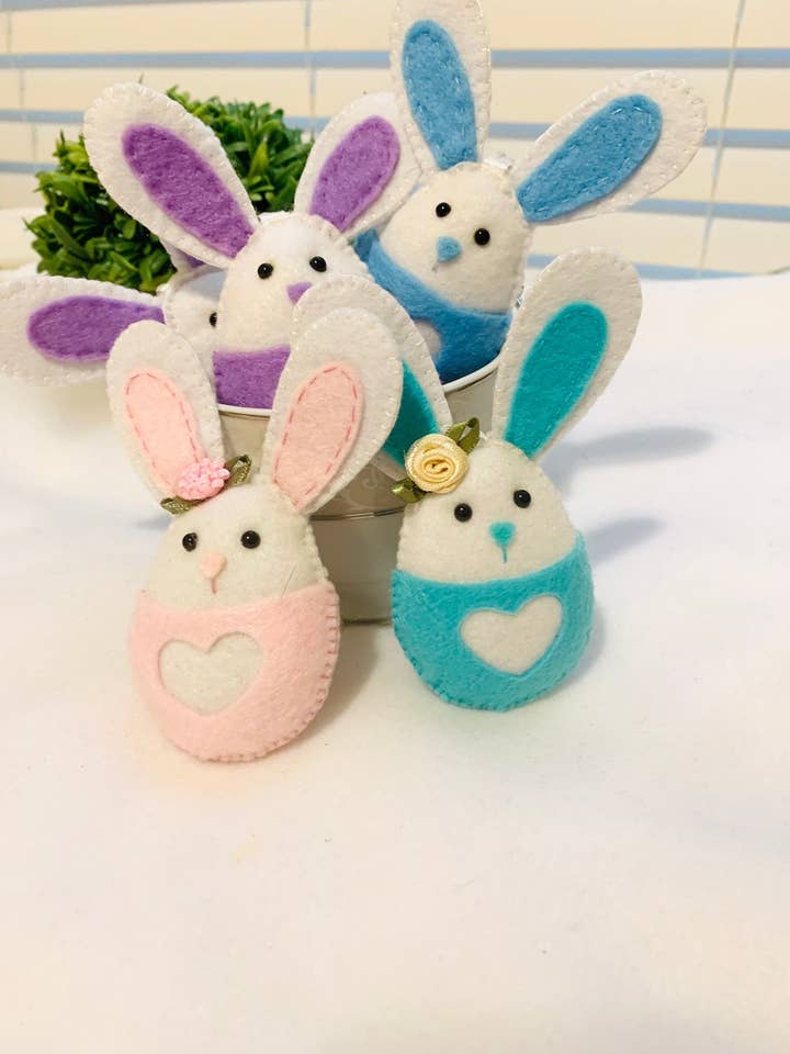 handmade easter bunny felt keychains for wholesale by Lovencomfort