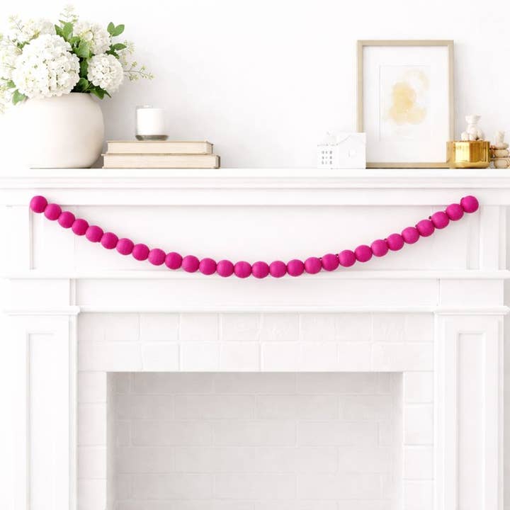 Sangria Kugelgirlande aus Filz, 50 Filzkugeln für den Großhandel von Glitter Party Co