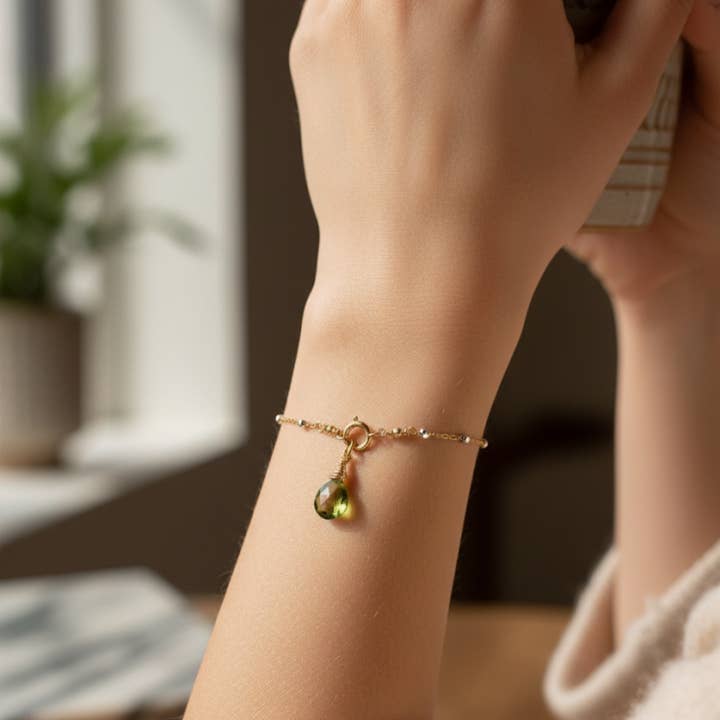 Bracelet Éclat Verdoyant pour la vente par The Colorstones