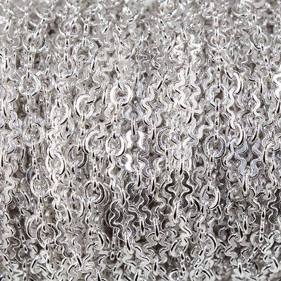 Chaîne à maillons croisés fantaisie de 3 mm en métal argenté pour la vente par The Bead Traders