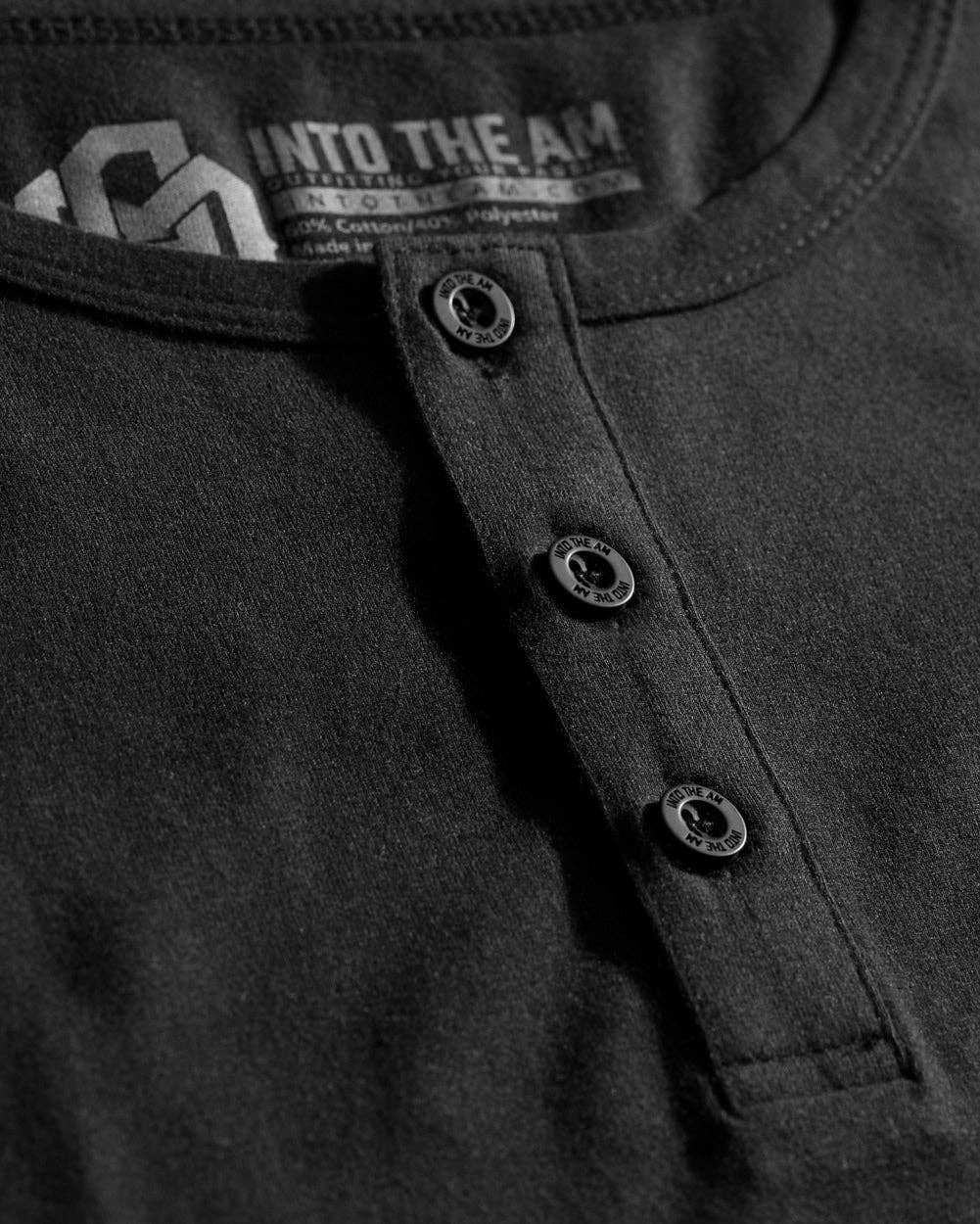 INTO THE AM – Großhandel T-Shirt – Herren – Langarm-Henley-Shirt für Herren (Marke)41