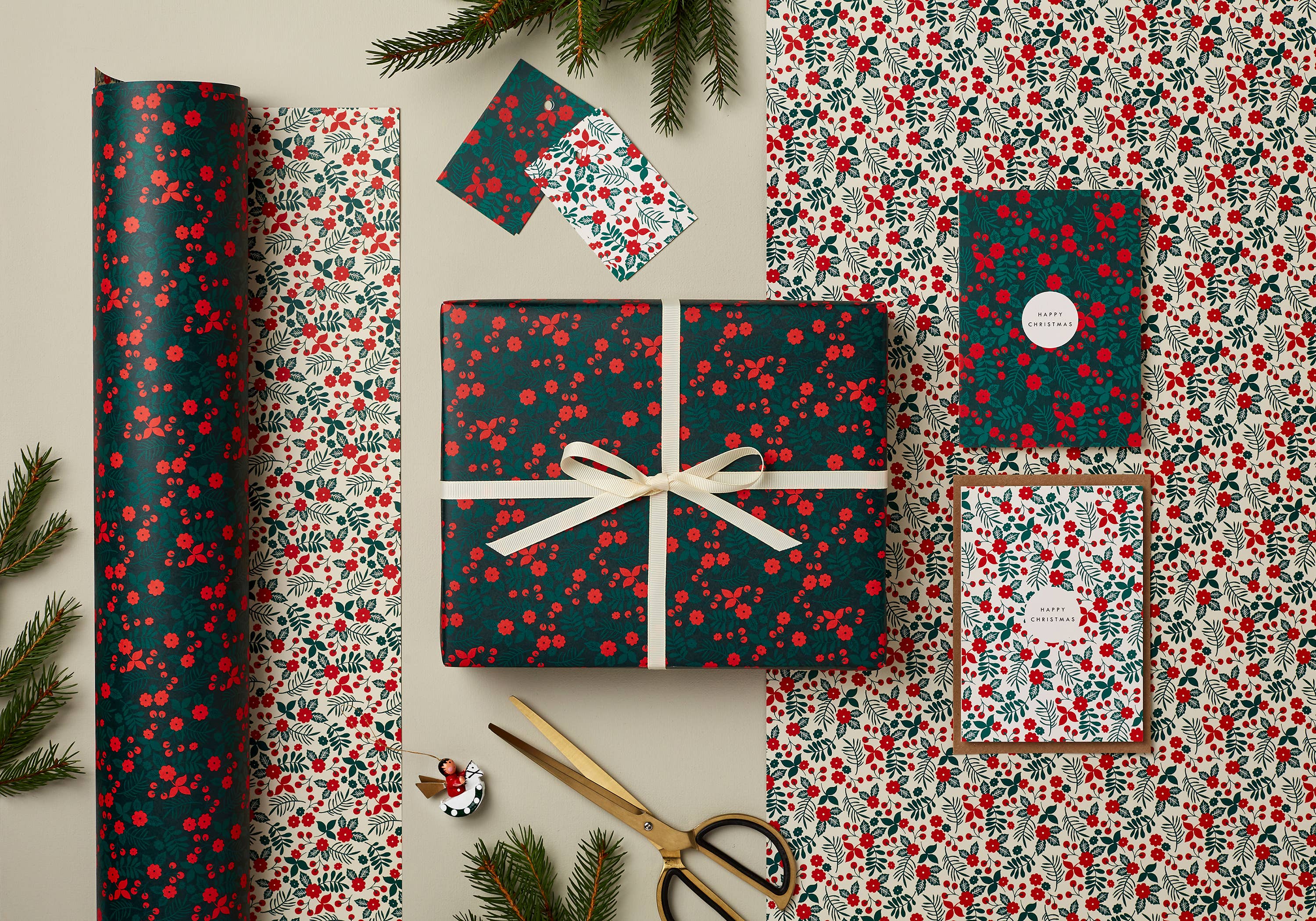 Lucy says I do – wholesale Flat wrap – Festive Flowers Christmas Gift Wrap double sided4