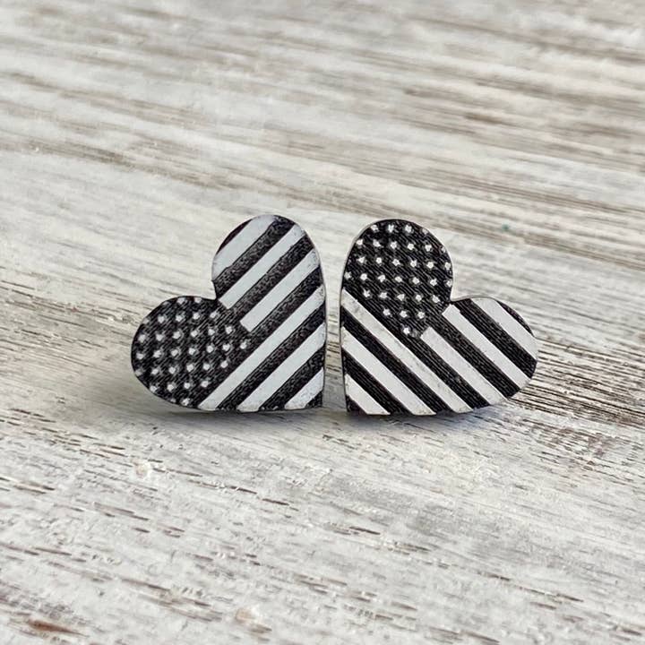 Holly and Liz - Wholesale Knopjes/oorstekers - Wetshandhaving studs1
