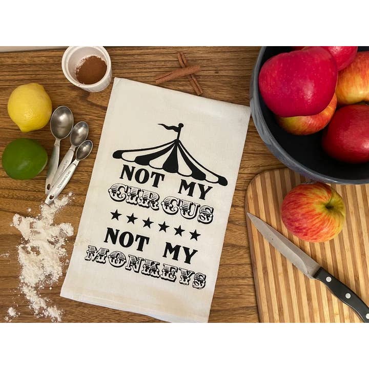 Not My Circus Not My Monkeys sérigraphié en coton blanc.. pour la vente par Bewilderberries