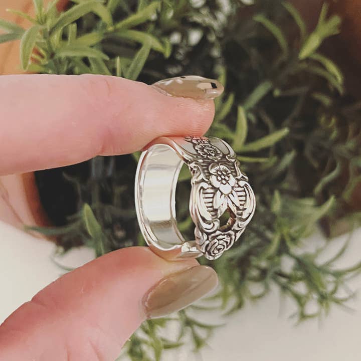 Spoon Jewelry By Emily – wholesale Cocktail/Statement Ring – Distinction Vintage skedring