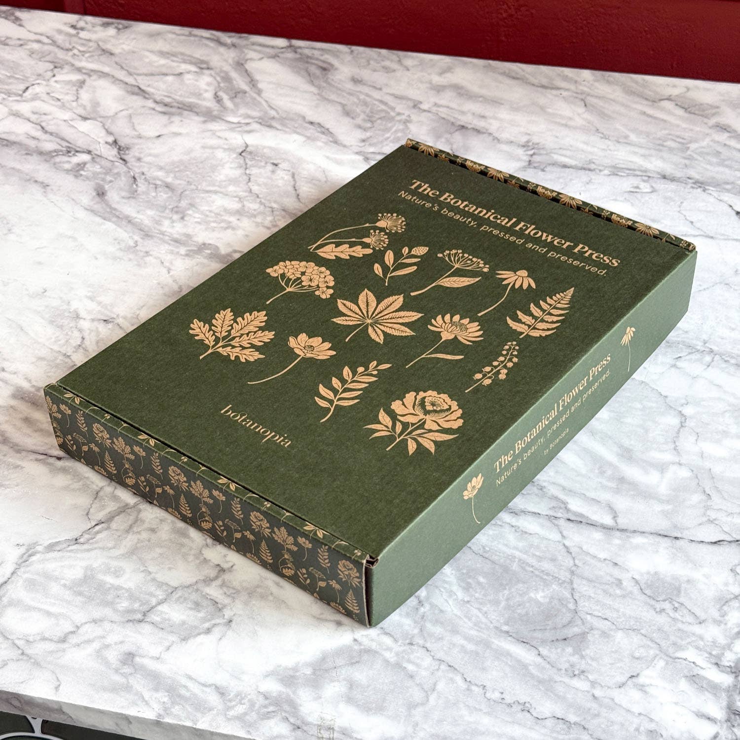 Botanopia - gifts , decor and cards for plant lovers - Wholesale DIY Craft Kit - The Botanical Flower Press – Linen Cover & Gold Foil10