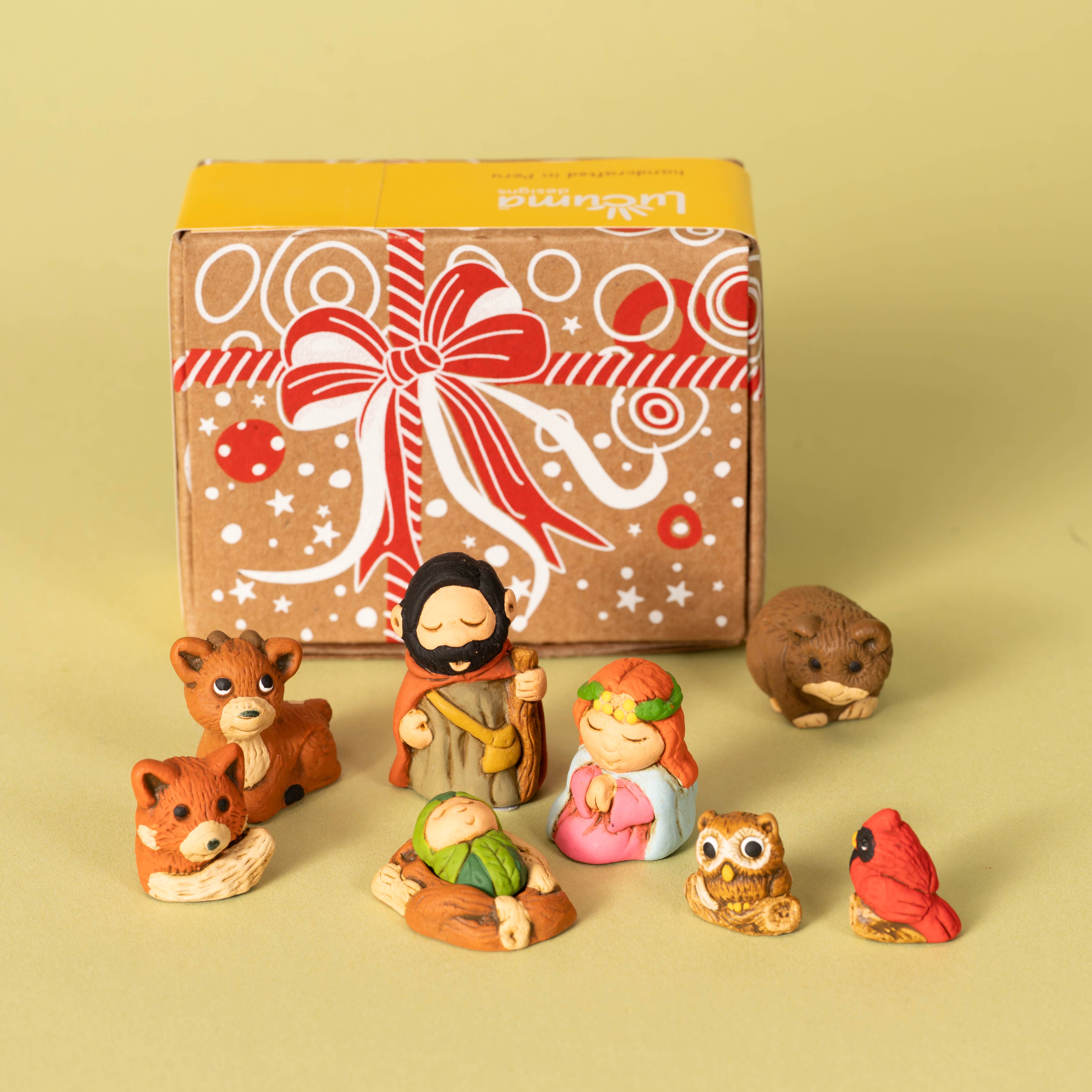 Lucuma Designs – Großhandel Weihnachtskrippen-Deko – Woodsy Mini-Krippe, 9-teiliges Set, 2,5 cm hoch, von der Natur inspiriert1