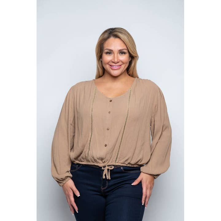 TOP CON COULISSE SUL DAVANTI CON BOTTONI TAGLIE FORTI per la vendita all'ingrosso da parte di Curve Market