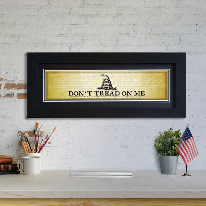 No me pises - Enmarcado 2" con doble paspartú negro, moldura plana de 6" x 24" para venta al por mayor de History America