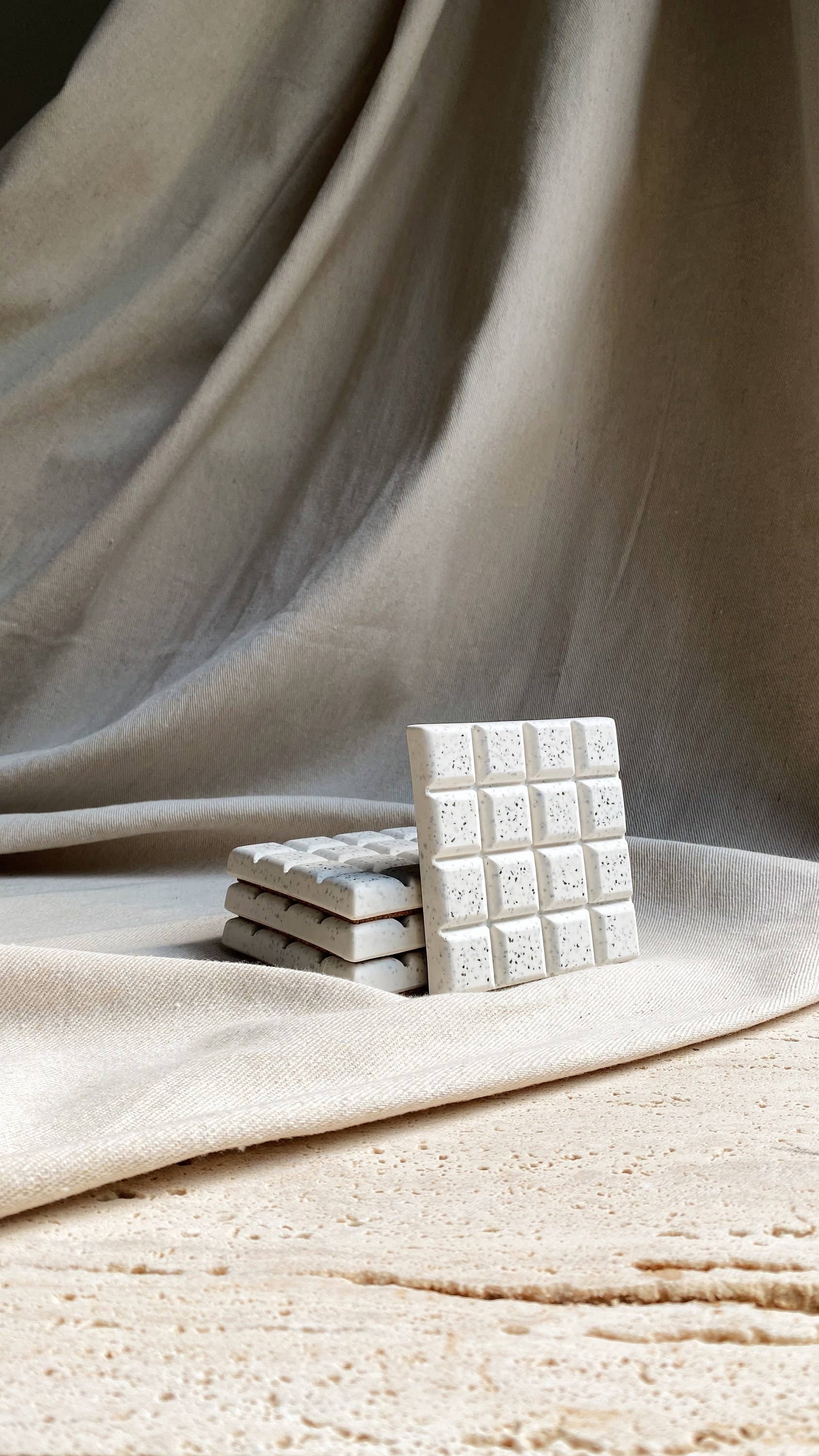 Atelier La Rouleuse - Wholesale Decorative Plate/Dish/Bowl - THEOBROMA - set of 4 concrete coasters4