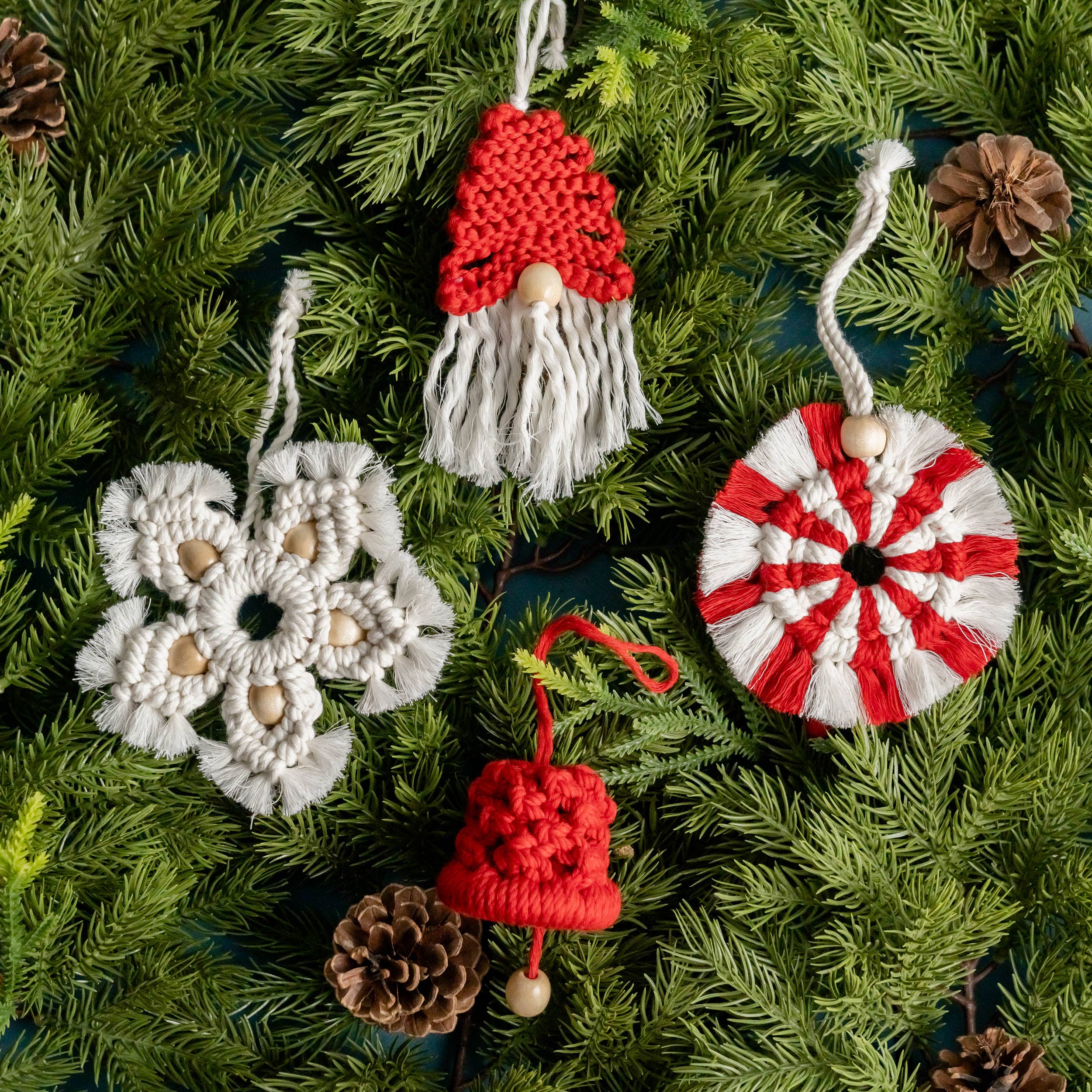 BeanDaikon - Wholesale Ornament Set - Macrame Christmas Ornaments - X407