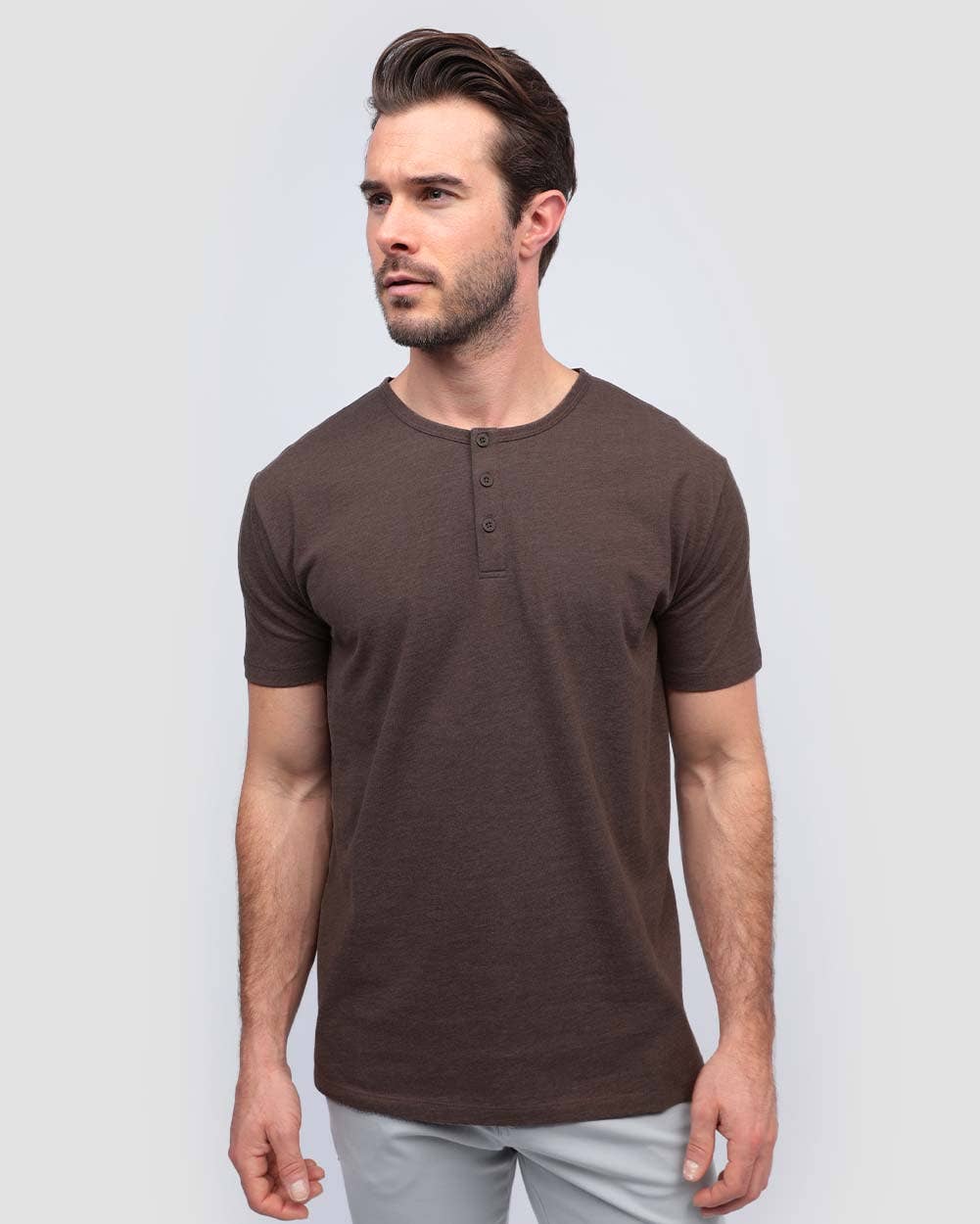 INTO THE AM – Engroshandel T-shirt – til mænd – Herre T-shirt med korte ærmer og henley-udskæring57