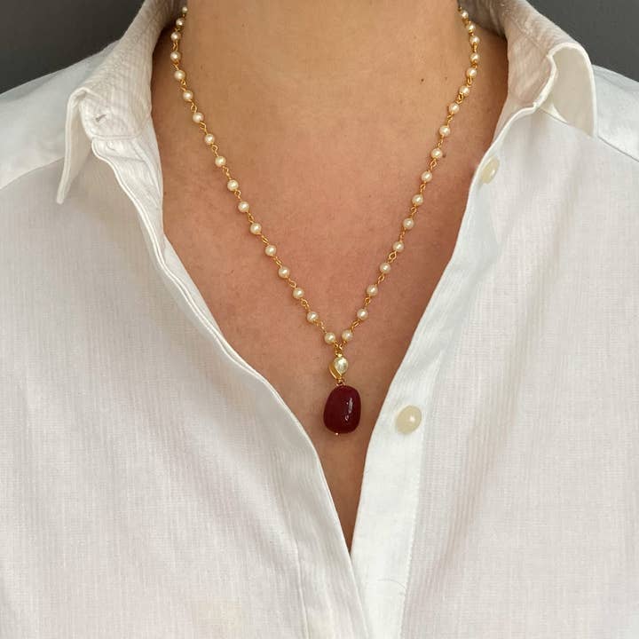 Ele Velandia - Wholesale Pendant/Charm Necklace - Women's onyx stone pendant, pearl chain. Summer fashion1