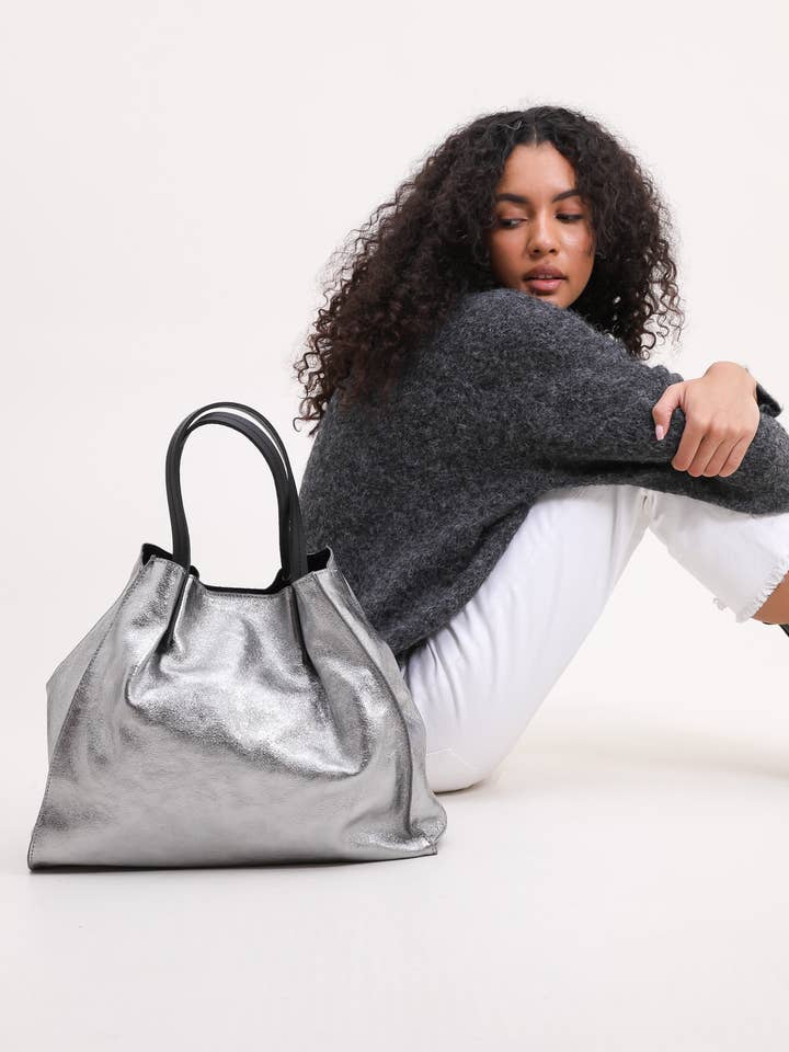 ETHEL METAL taske i metallisk okselæder - 3965B for engroshandel hos Cherry Paris