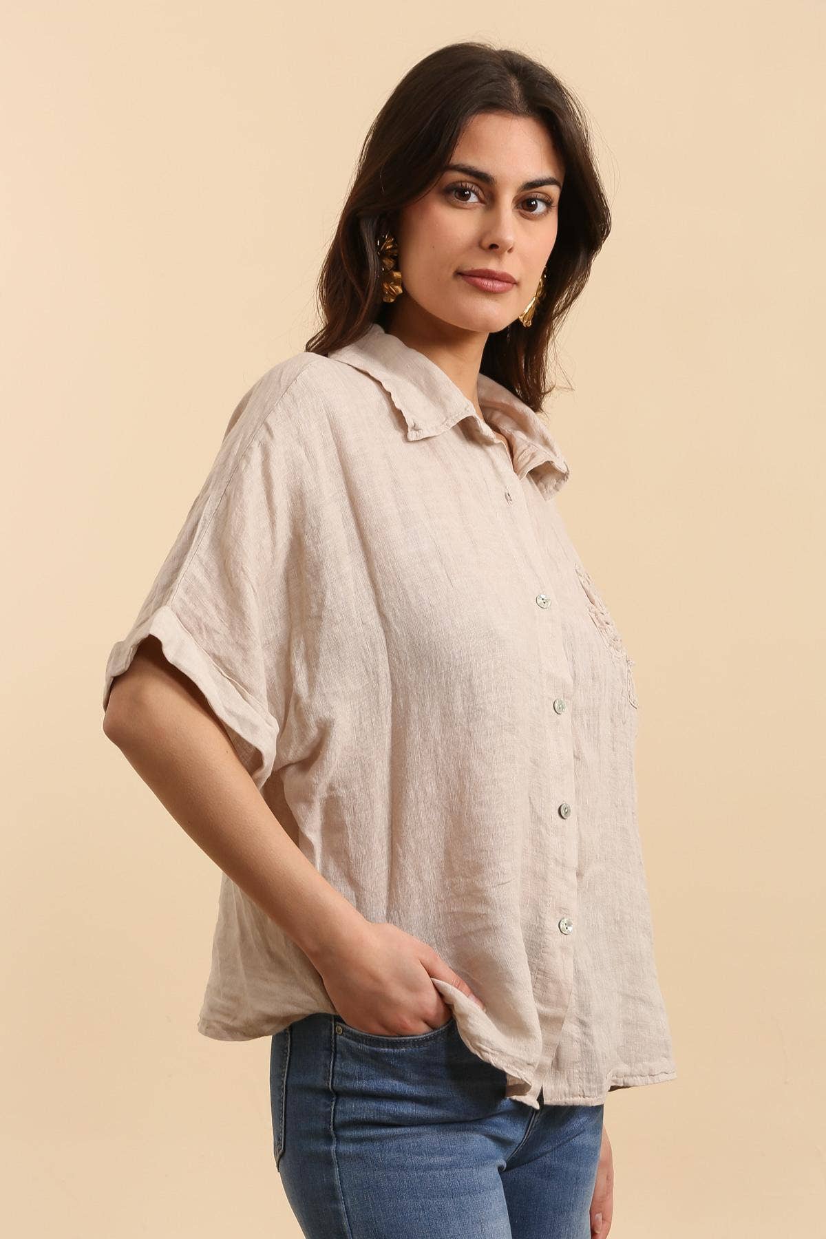 LÉA & LUC - Vente Chemise – femme - Chemise avec une fleur en 100% Lin REF. 2034119