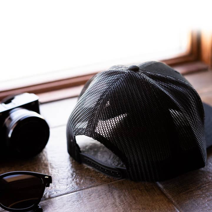 backerton - Wholesale Trucker Hat - Unisex - Black Cat - Archie Trucker Hat3