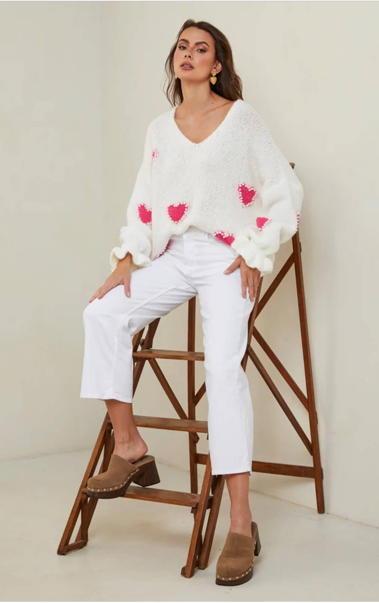 LÉA & LUC – wholesale Pullovertröja - Dam – Tröja med hjärtmönster och pärlor, V-ringad, dam4
