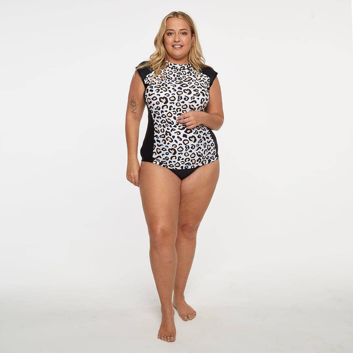 Infamous Swim - Vente Vêtement de natation/rashguard – femme - Gilet anti-éruption Zoe à mancherons - Safari Leopard5