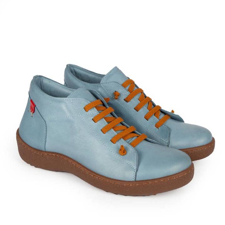 Bottes en cuir bleu de haute qualité avec semelle intérieure rembourrée pour la vente par Chenson & Gorett