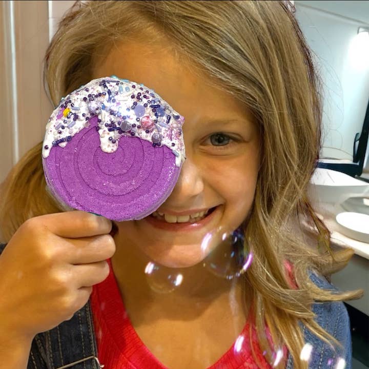 Calla Lily Cosmetics - Wholesale Bath Bomb/Fizz - Lollipop Bath Bomb - Purple2