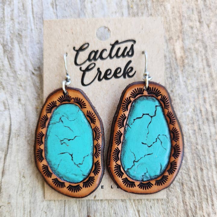 Pendientes de cuero hechos a mano «Carico» para venta al por mayor de Cocklebur & Co.