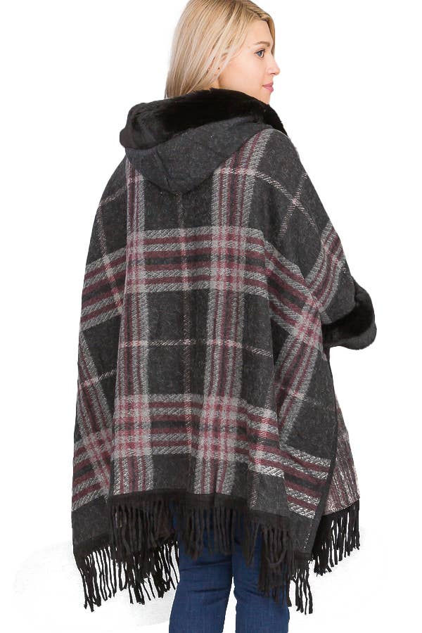 Grigio Poncho con cappuccio Ruana a silhouette aperta in stile eschimese scozzese in vendita all'ingrosso su Faire7