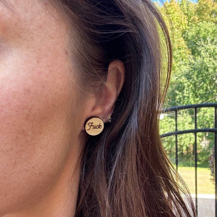 Be Like Missy - Venta al por mayor Pendientes de botón/aretes de poste - Pendientes Outspoken - Pendientes Fuck - Fancy Fuck
