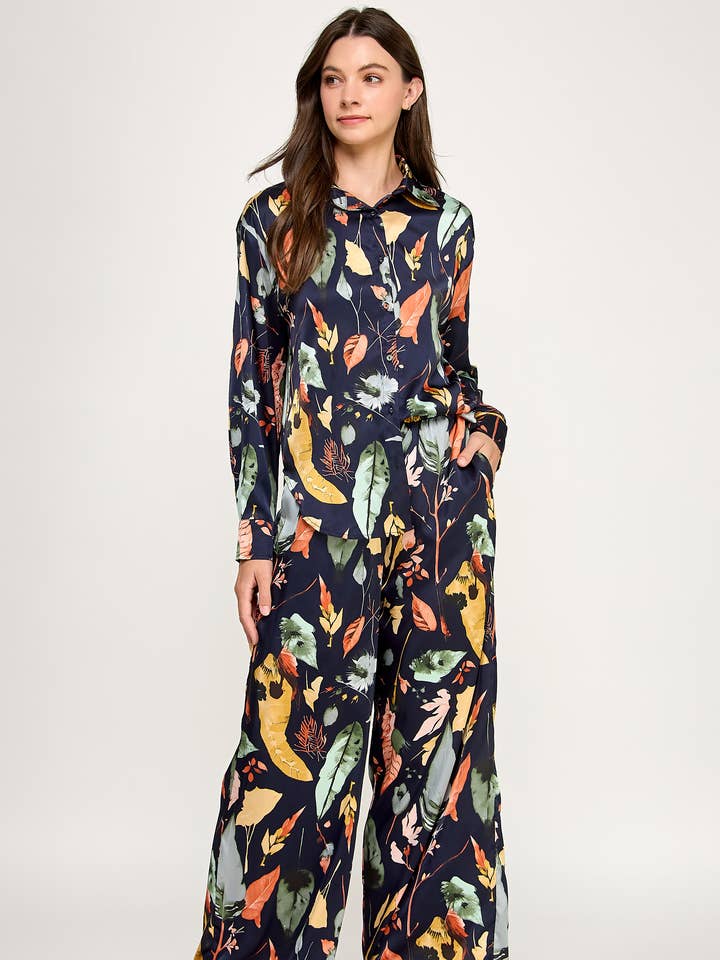 TP-10578-6 BLOOMING FLORAL PANTS-BLACK MULTI for wholesale by Ellison