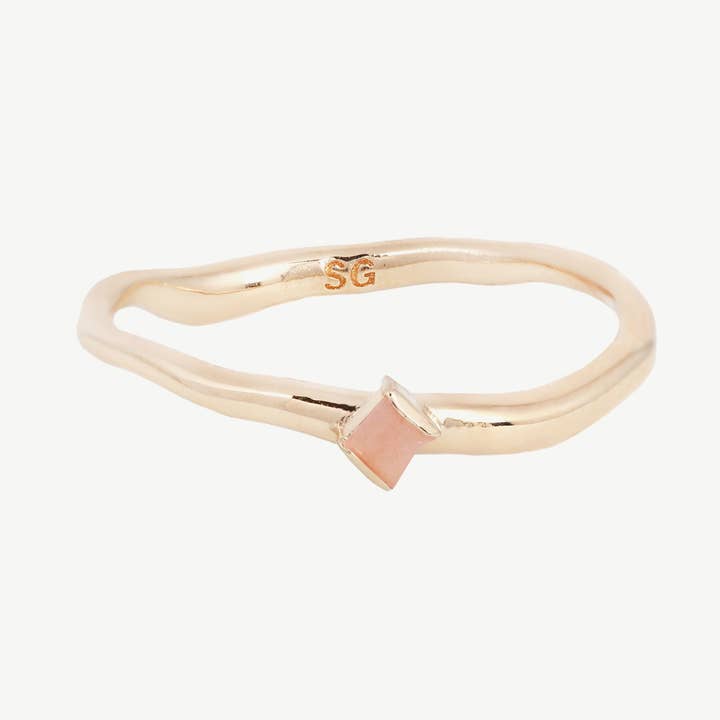 Enkele geplaveide ring in roze opaal/goud voor wholesale door Studio Grun