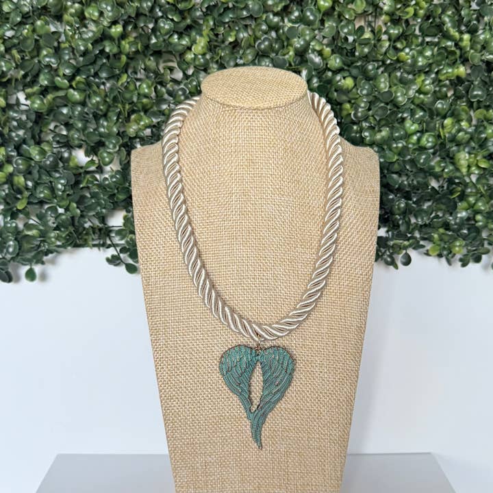 Rebelskæde med englevingevedhæng for engroshandel hos iconic mi