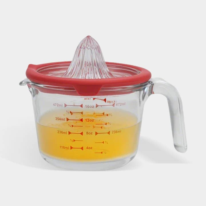 Tasse à mesurer avec presse-agrumes pour la vente par Genicook Product LLC