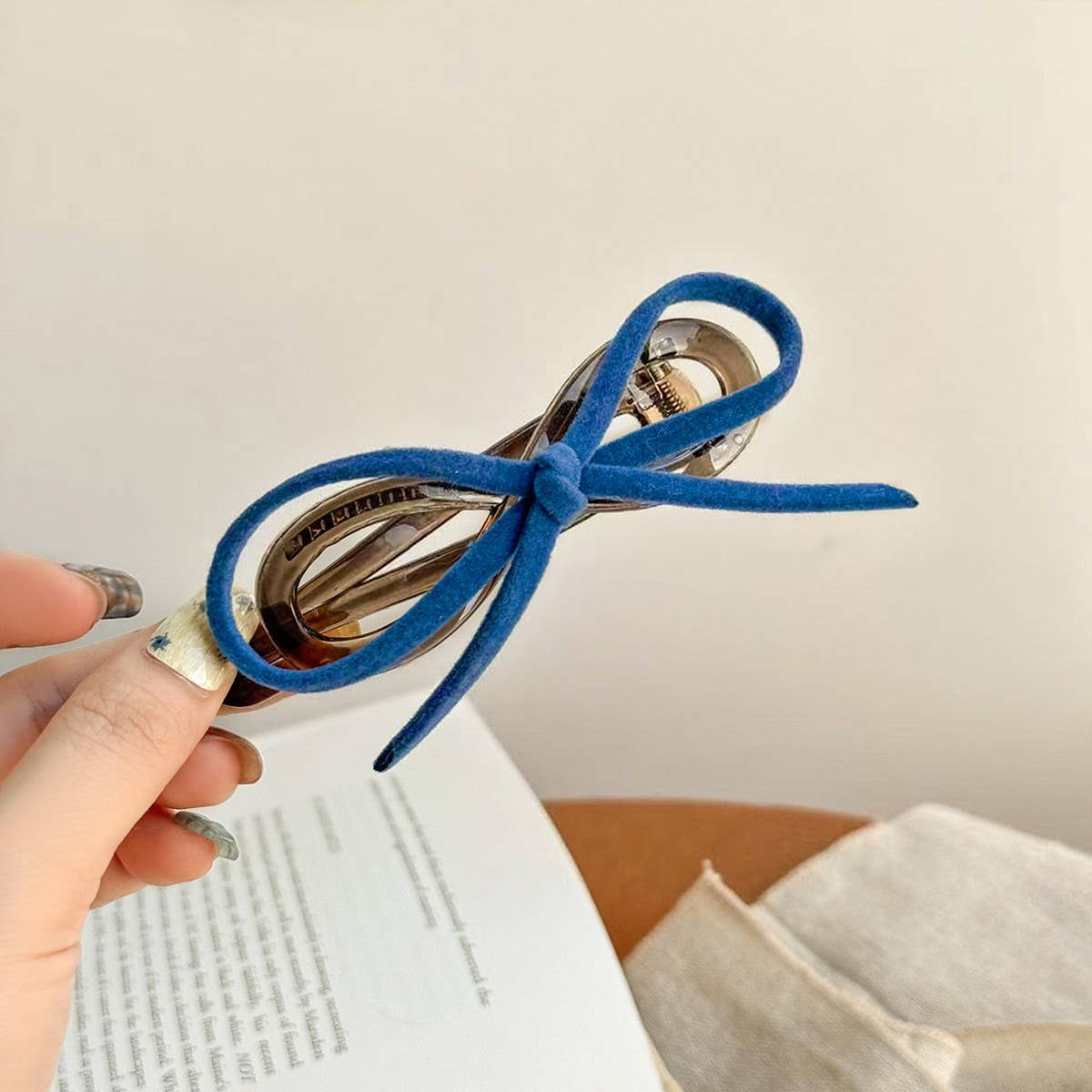 ACCITY - Wholesale Hair Clip - Women's - Velvet Bow Twist Clip Elegant Hair Claw_CWAHA080432