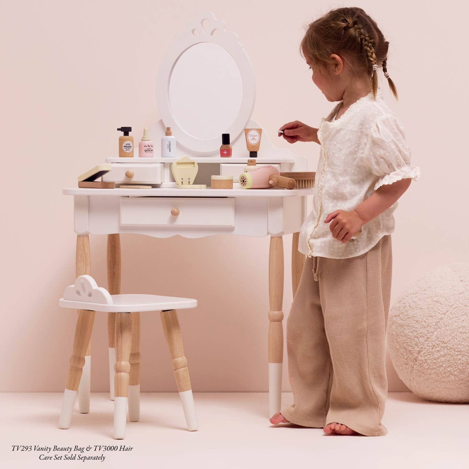 Le Toy Van – wholesale Doll accessory kit – Kids – Dressing-up Vanity Table & Stool4