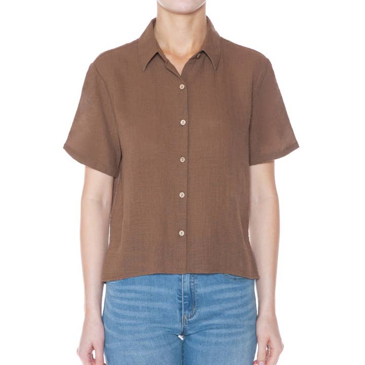 SLUBBED BUTTON DOWN SHORT SLEEVE COLLARED SHIRT for wholesale by UP CLOTHING