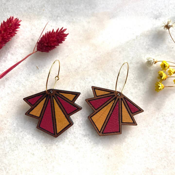 Art Deco rode en gele waaieroorbellen voor wholesale door Urban Coyote