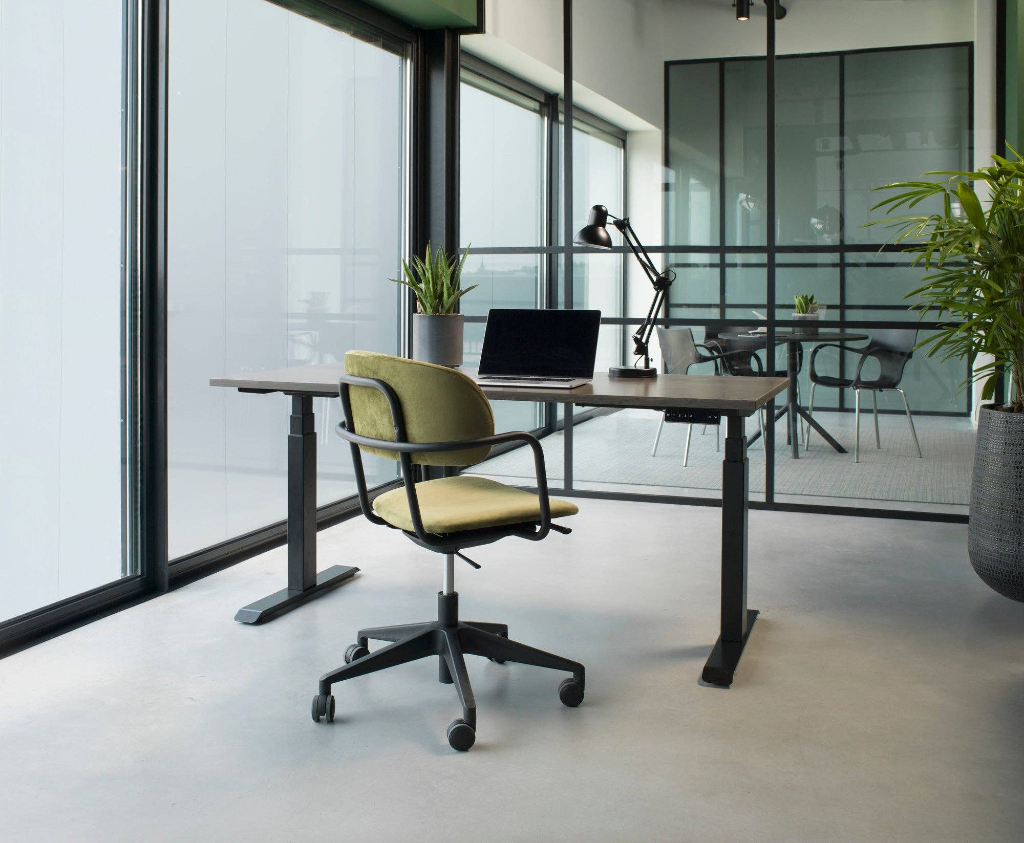 Mijn Werkkamer - Wholesale Chair - Design Bureaustoel Celia Velvet Olive1