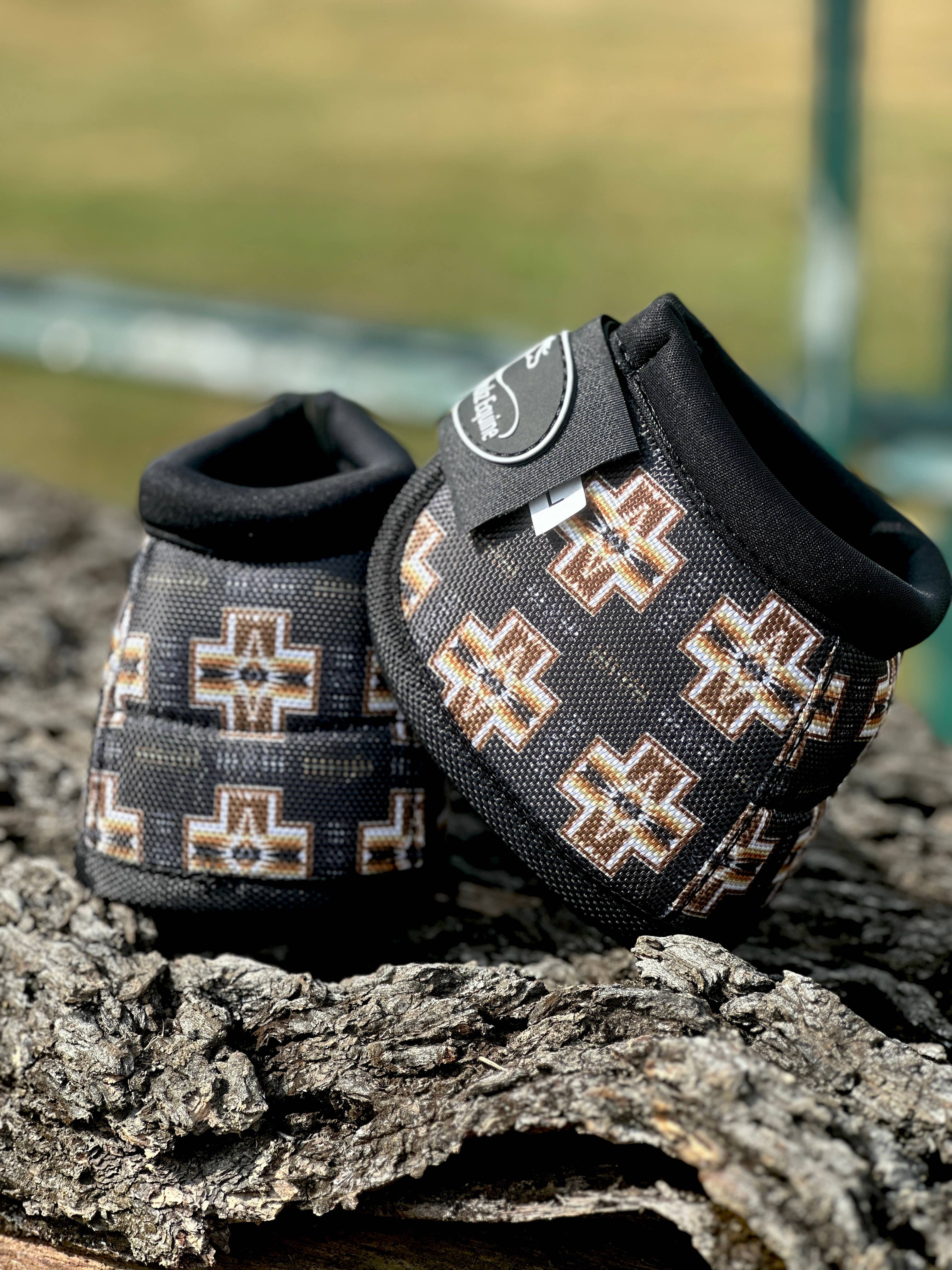 Schulz Equine – wholesale Ridutrustning – Schulz Equine bell boots med livfulla mönster40