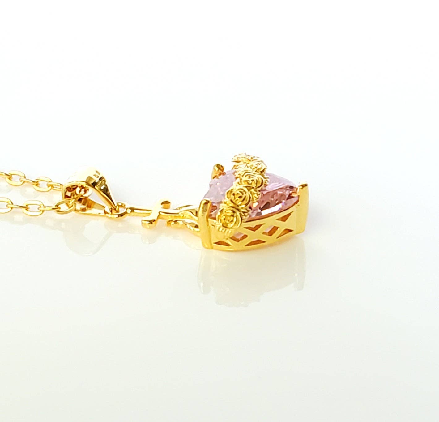 Saints of Heart – wholesale Pendant/charm necklace – Immaculate Heart of Mary necklace gold1