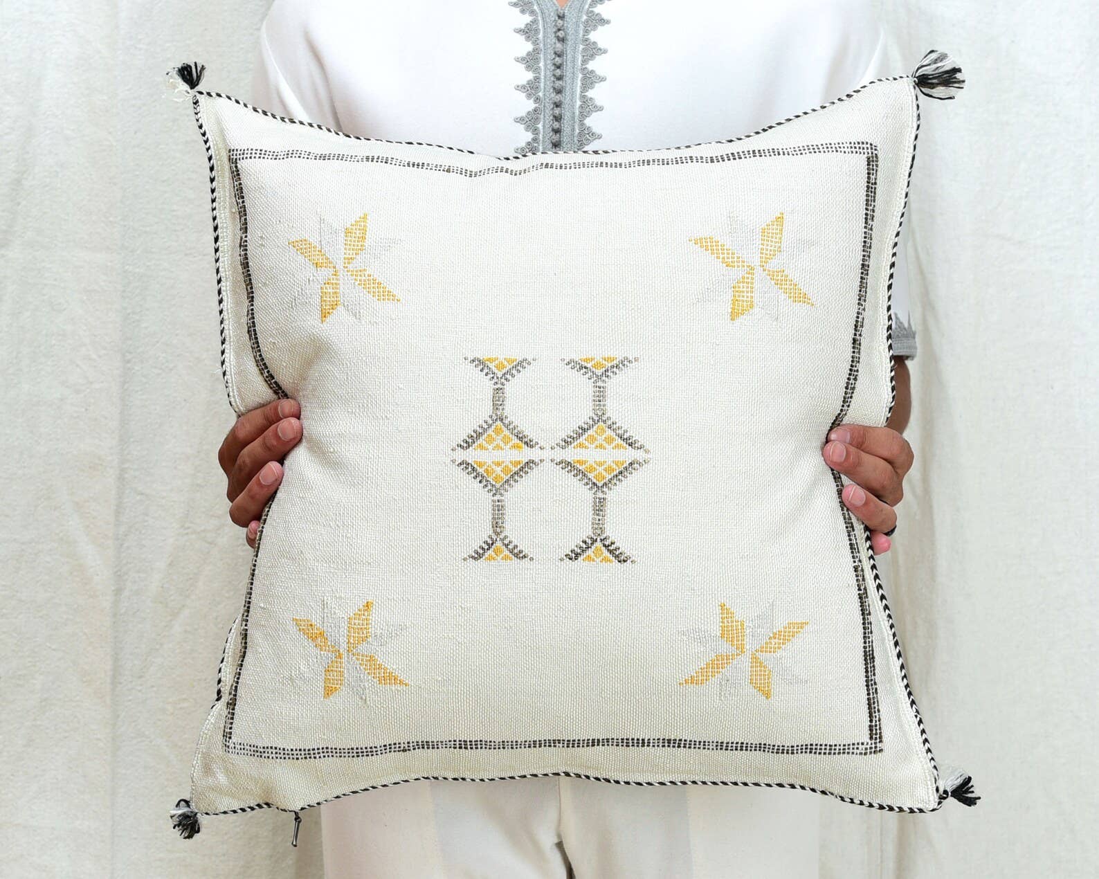 Simply Moroccan - Wholesale Throw/Decorative Pillow -  Moroccan Cactus Silk Pillows 4