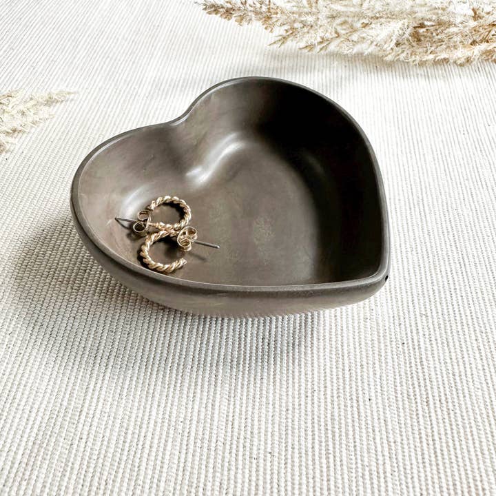 Lynn & Liana Designs - Wholesale Jewelry Dish - Mini Heart Dish (no tariffs)6