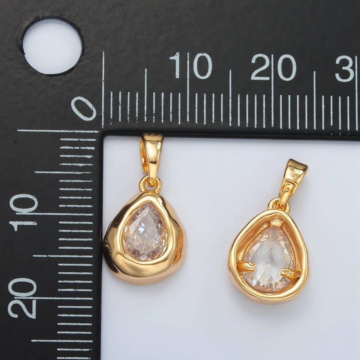 Aim Eternal - Wholesale Individual Charm/Pendant - 24K Gold Filled Clear CZ Teardrop Hammered Bezel Pendant | H5151