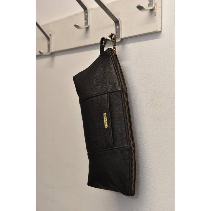 Owen Barry Ltd - Wholesale Weekender Bag - Women's - Leather Essentials Bag | Pugwash Wash Bag | Travel Bag