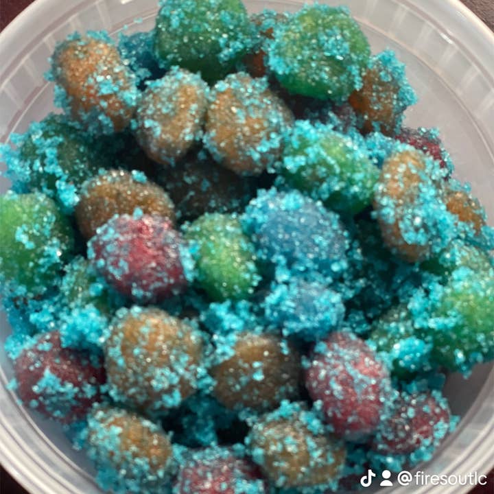 Dayba Creations - Vente Bonbons gélifiés - Gushers Sour Blue Razz