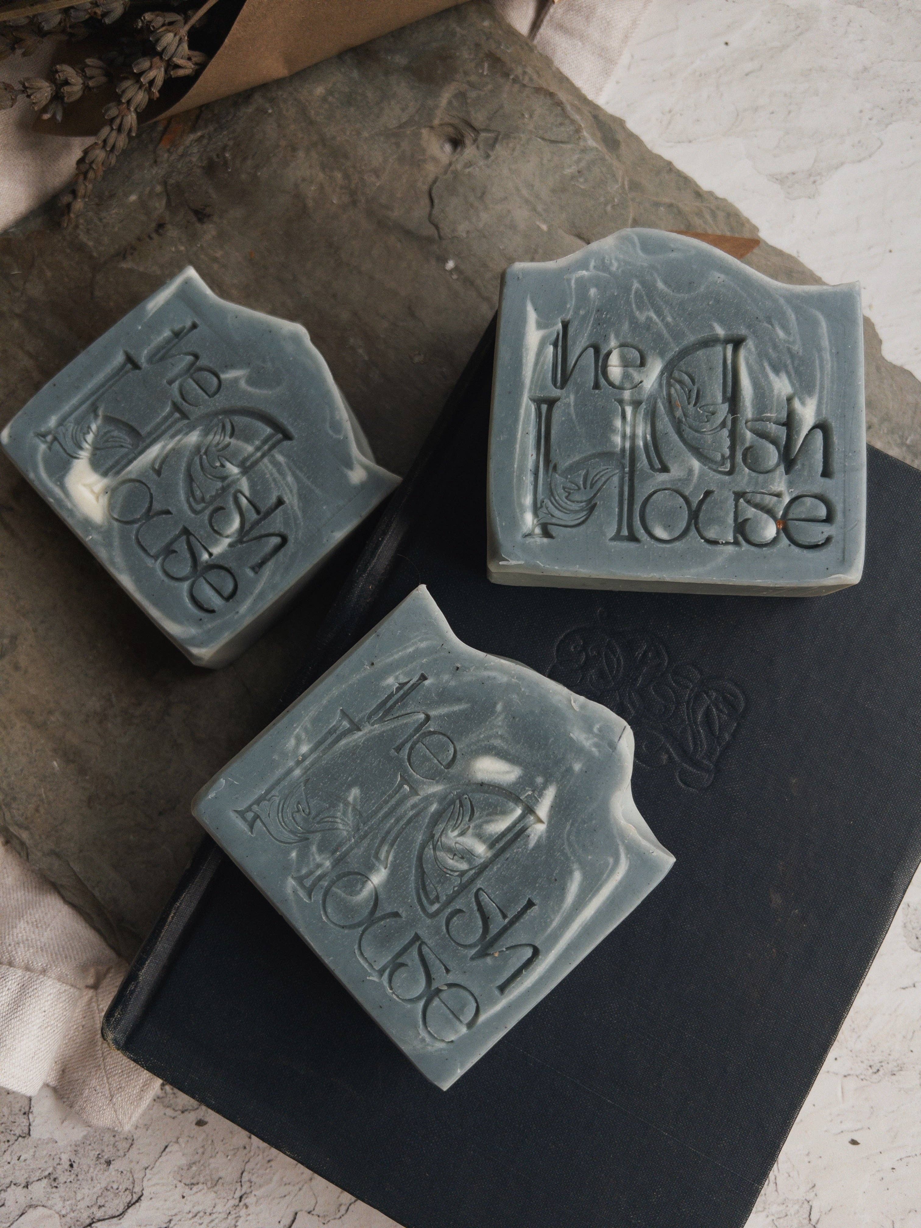 The Ash House Soap Studio - Vente Pains de savon - Savon artisanal sans huile de palme Luna Signature1