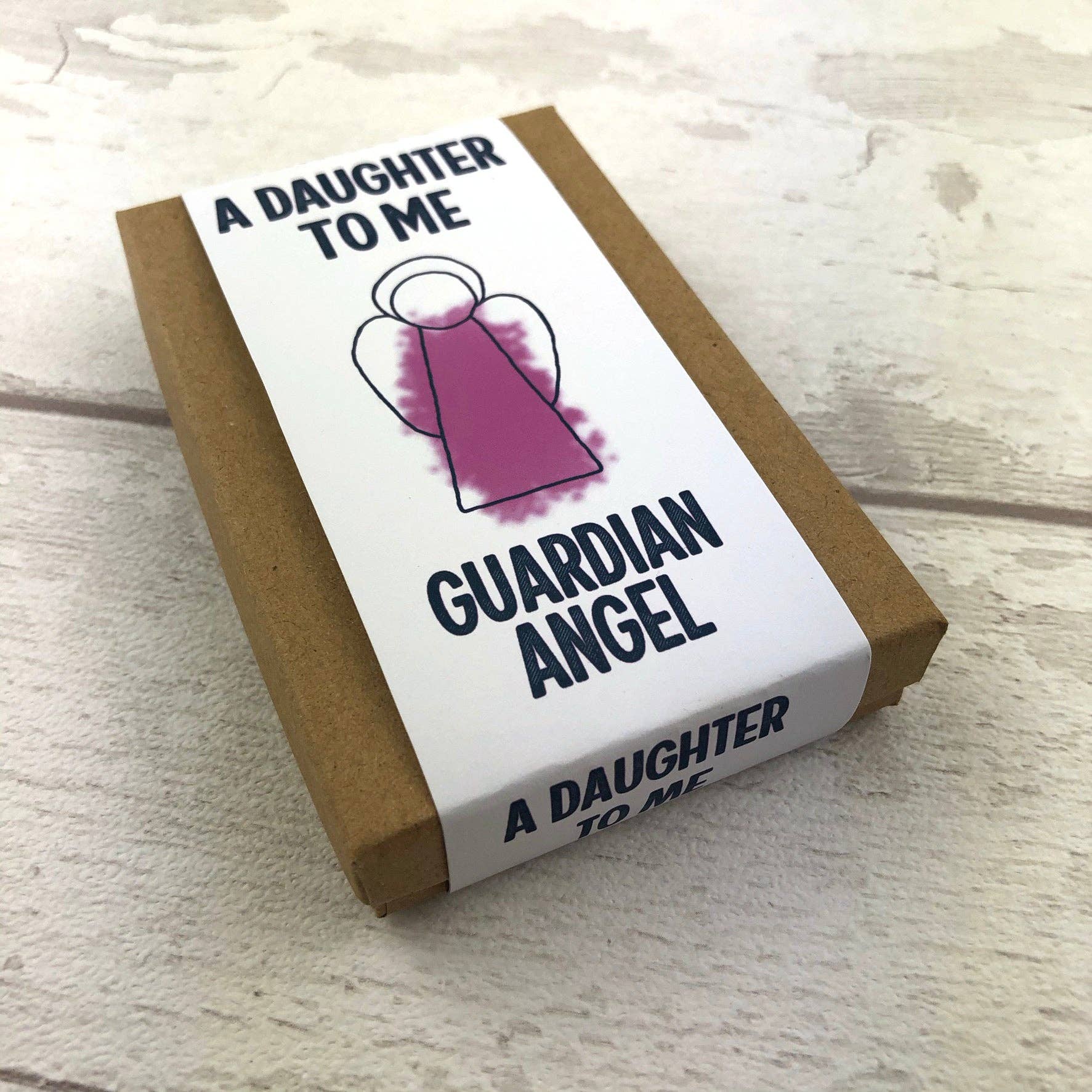 GlassHouse Design – Großhandel Sonnenfänger – Daughter To Me Angel — Handgefertigtes Buntglasgeschenk6