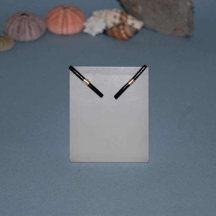 Kreitto jewels – wholesale Stud/post earrings – Black coral stud earrings6